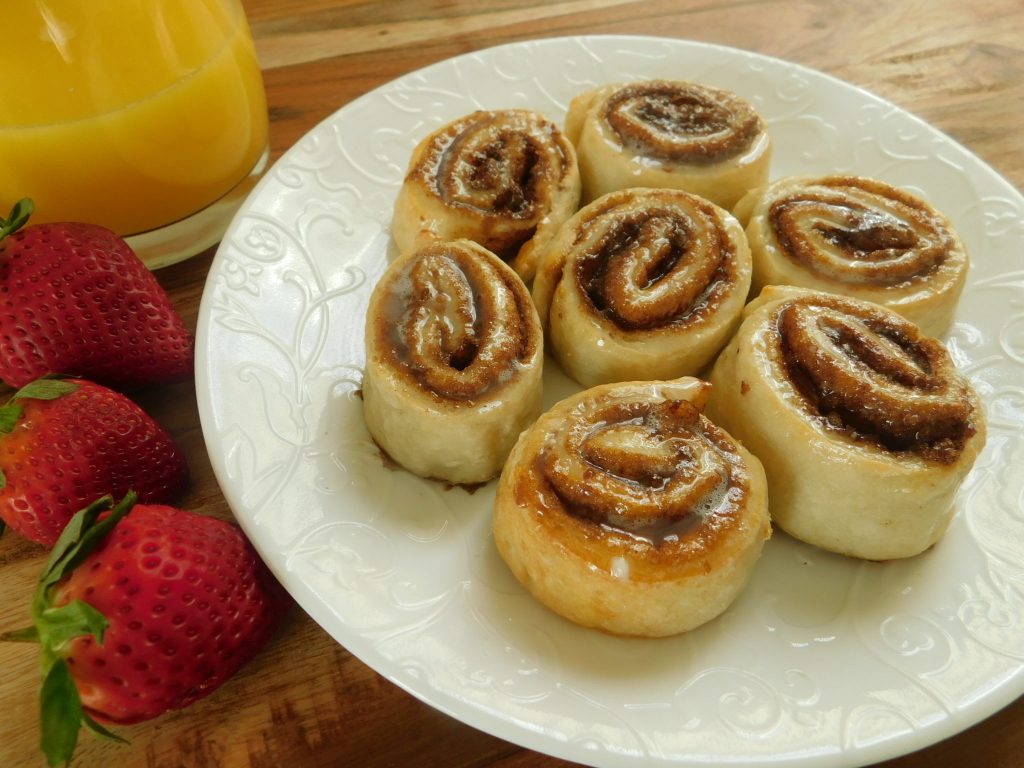 TWO INGREDIENT DOUGH CINNAMON ROLLS Recipes