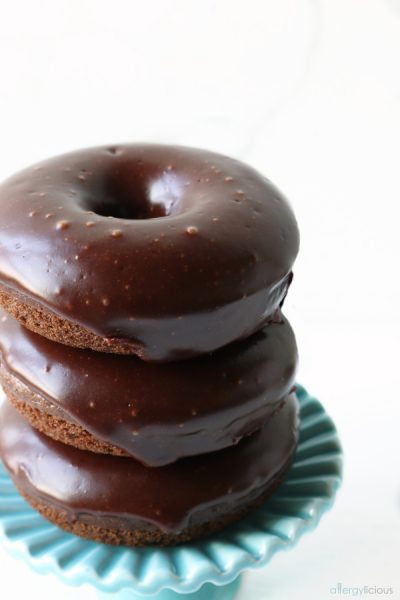 3-closeup-glazed-donuts