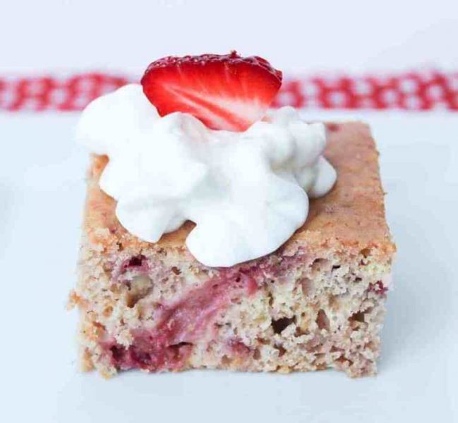 Weight-Watchers-Freestyle-Dessert-Recipe-Strawberry-Dump-Cake-4