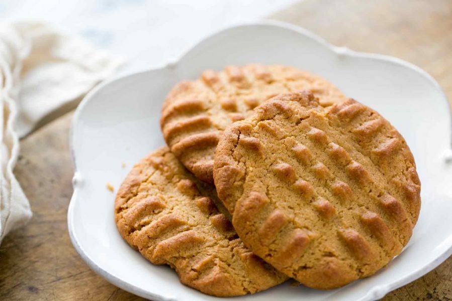 peanut-butter-cookies-horiz-a-1800-1024x683